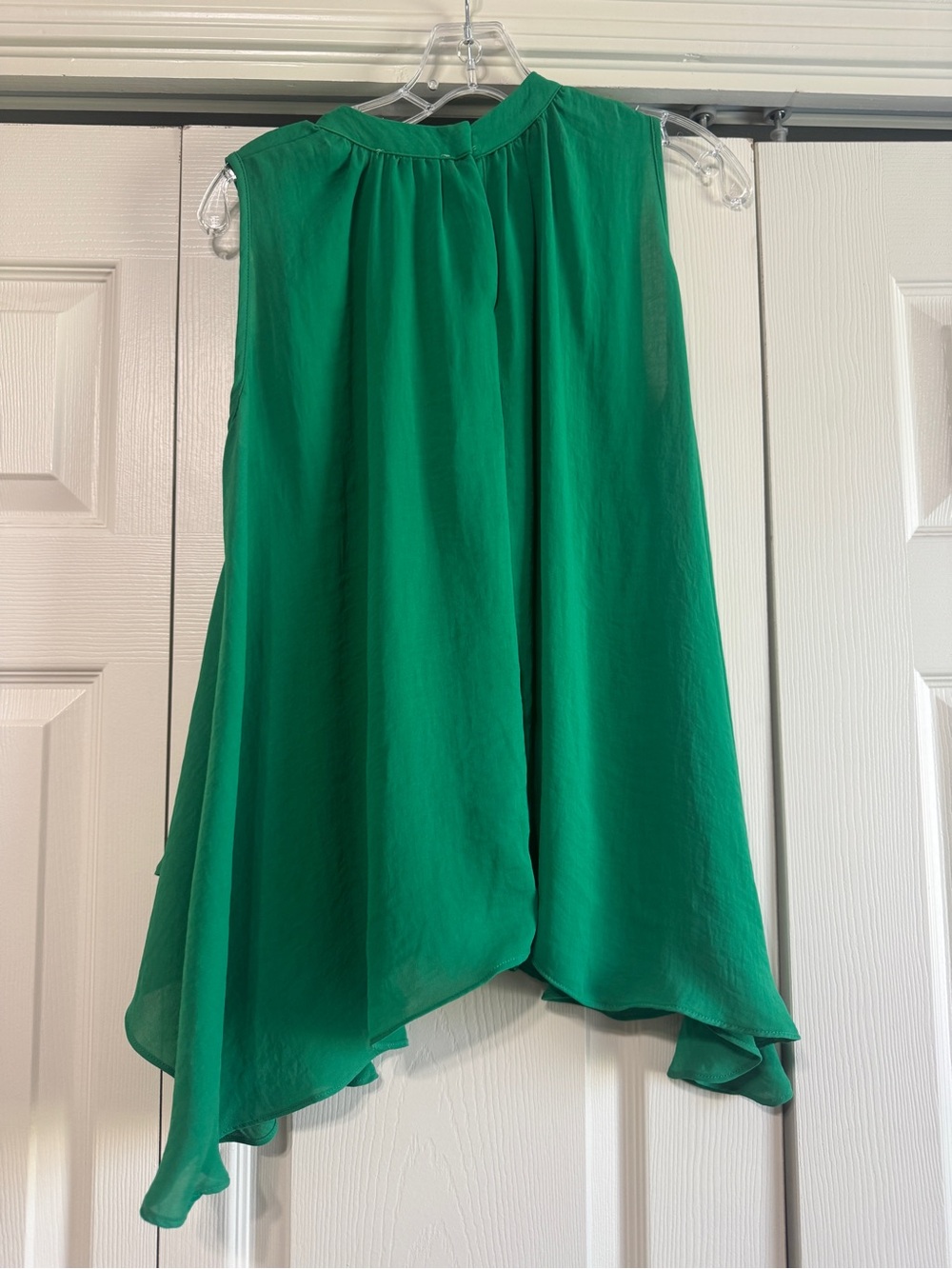 Sleeveless Green Draped Blouse - Picture 5 of 5